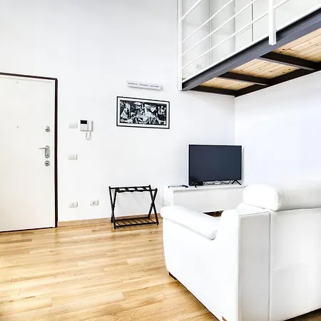 Joivy Charismatic 1-bed Flat With Parking * Mailand