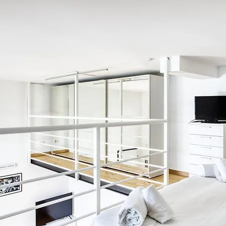 Joivy Charismatic 1-bed Flat With Parking Apartment